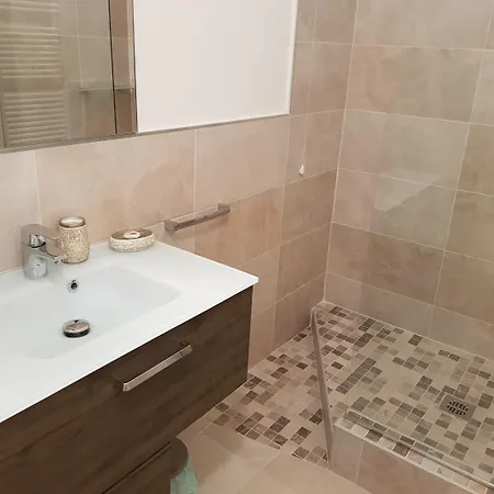 Gatti بيت ضيافة